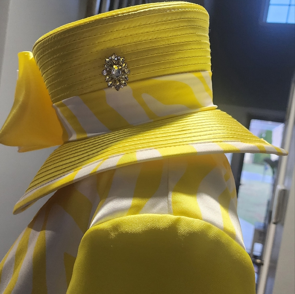 2 piece suit - Picture 12 of 16